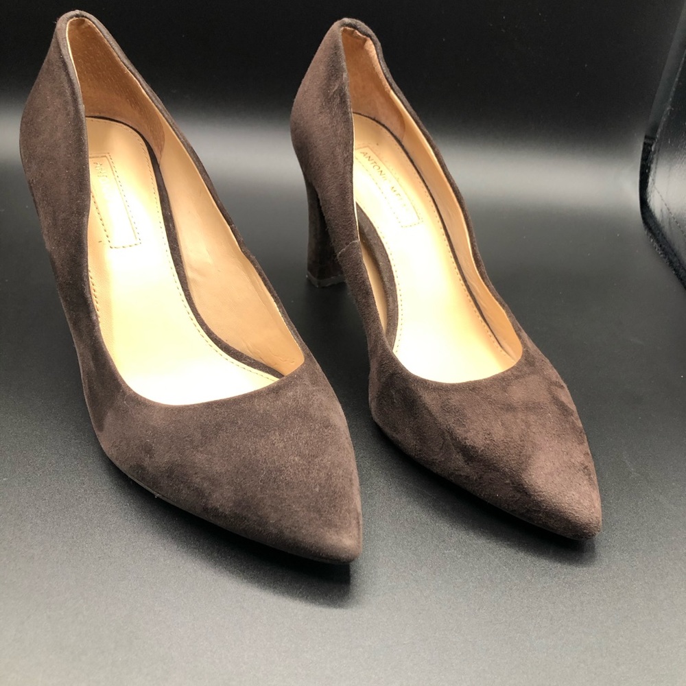 Antonio Melani Ohelo 100% Suede Leather Mid Pointed Toe Pumps Heels